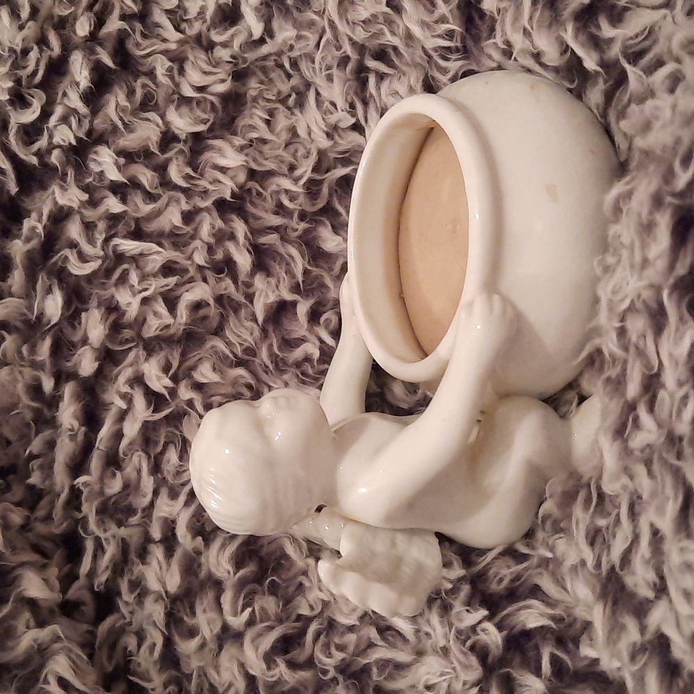 Angel candle holder